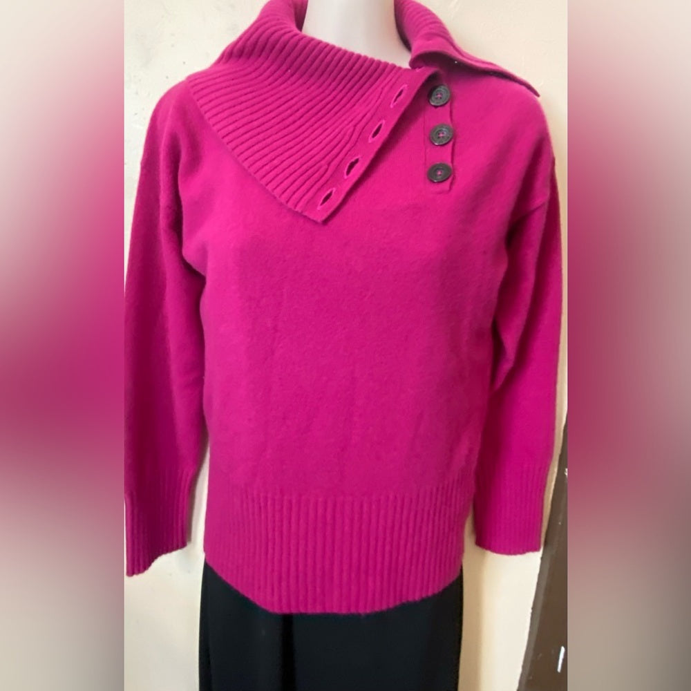 Anne Klein, Fuchsia Buttoned Collar Pull Over Sweater. (SP)