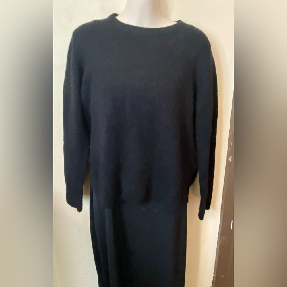 Old Navy Black Wool, Pull Over Sweater. (MP)