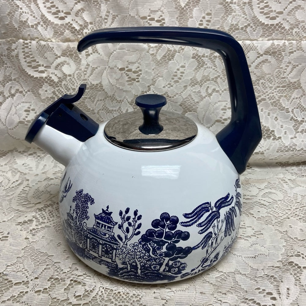 Vintage, Heritage Mint, Blue Willow Enamelware Tea Kettle 9n W x 7.5in H