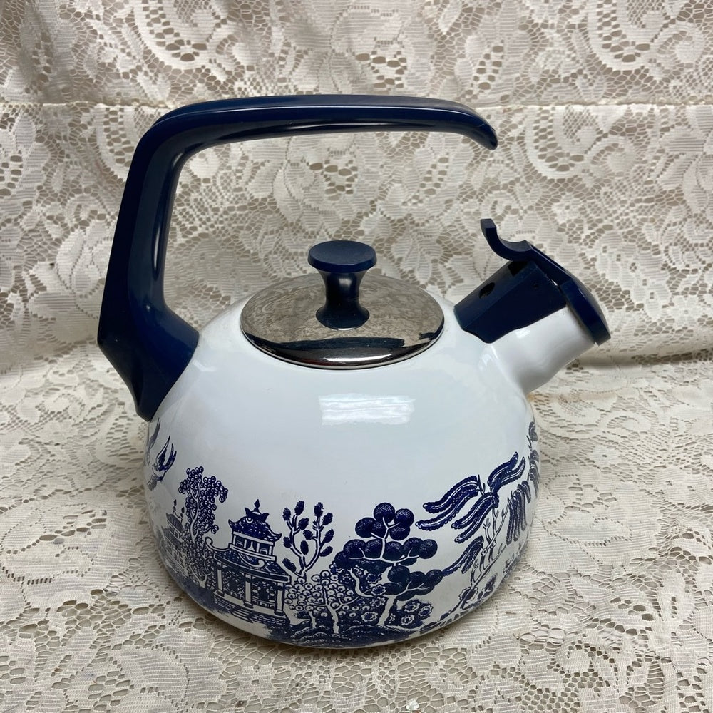 Vintage, Heritage Mint, Blue Willow Enamelware Tea Kettle 9n W x 7.5in H