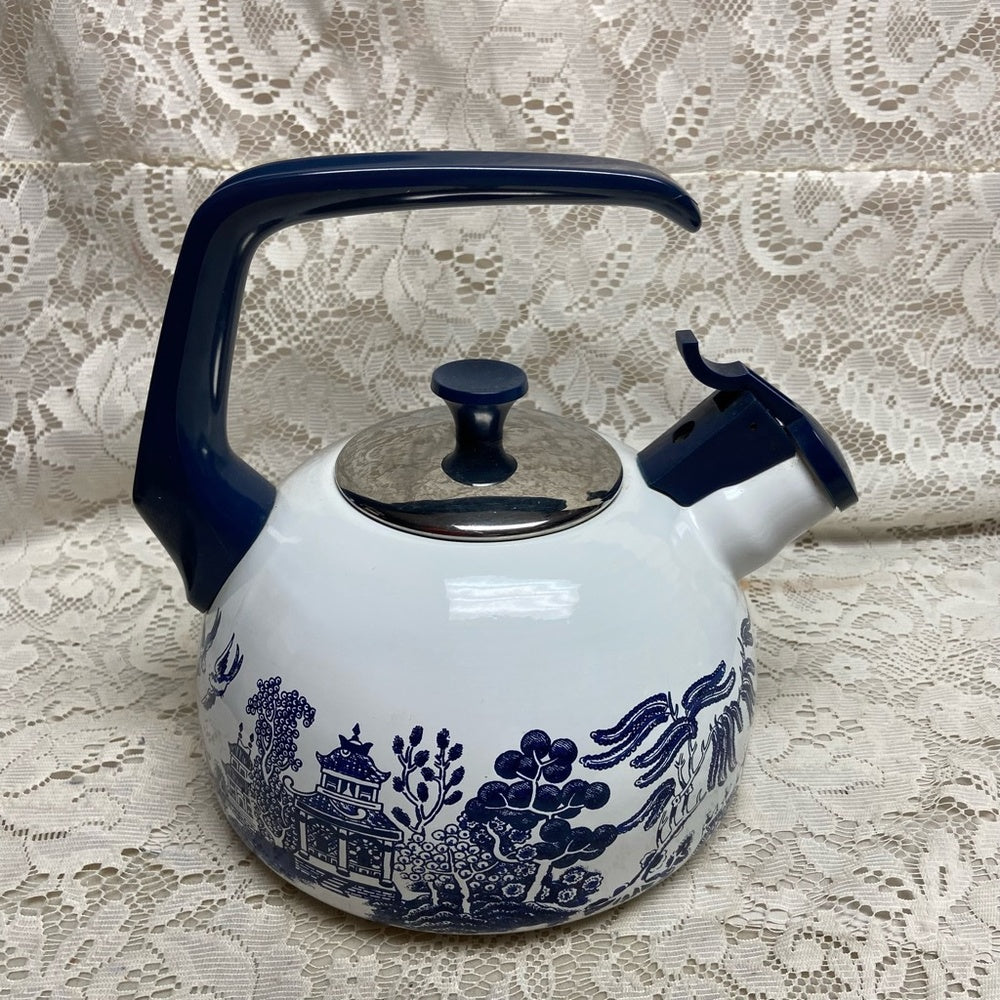 Vintage, Heritage Mint, Blue Willow Enamelware Tea Kettle 9n W x 7.5in H