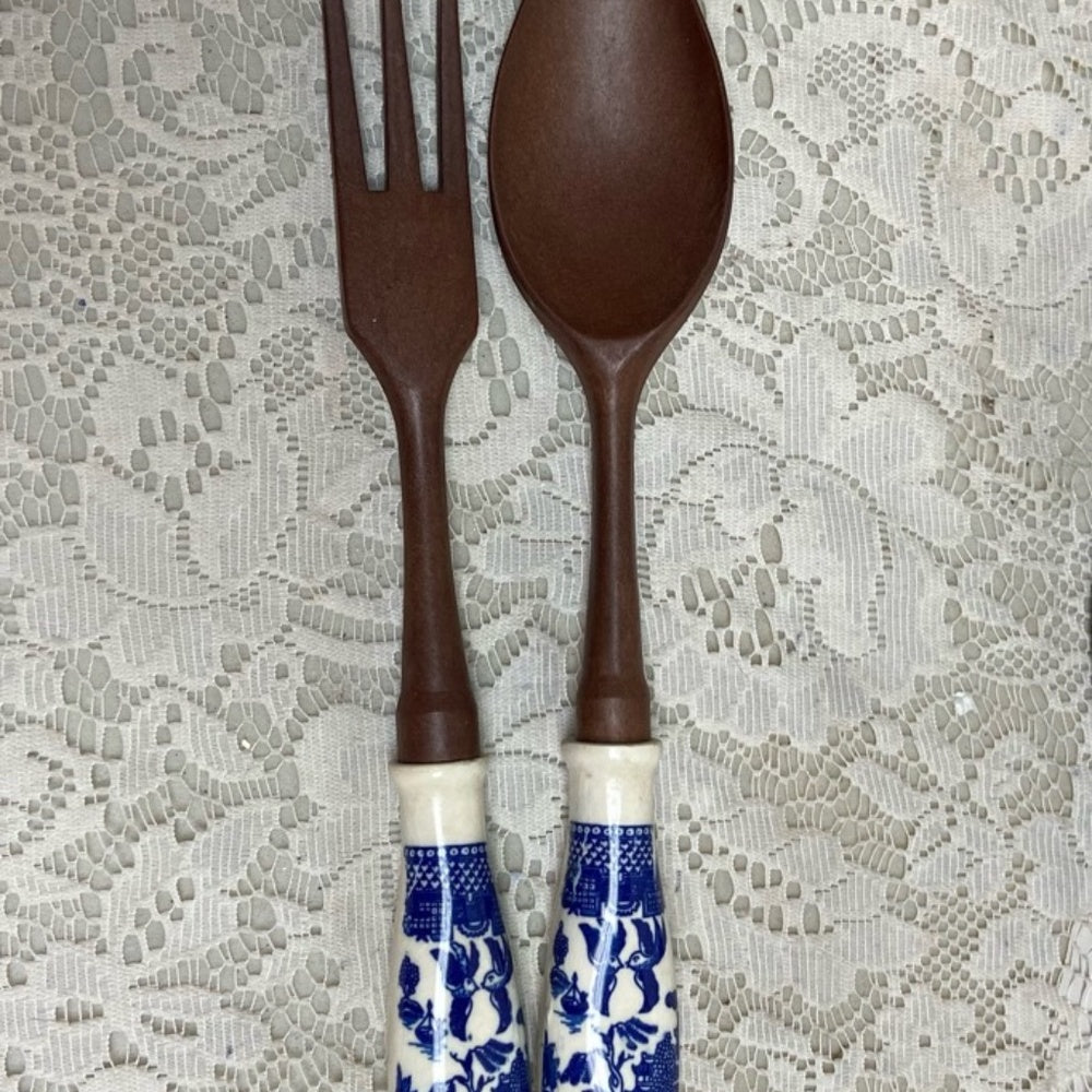 Vintage, 3pc Round Blue WillowSalad -Pasta Bowl w/ Spoon an Fork