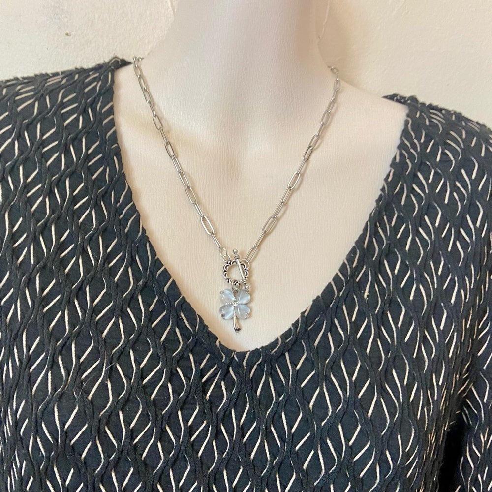 Vintage, Thermoset Pearl White Floral Pendant Necklace