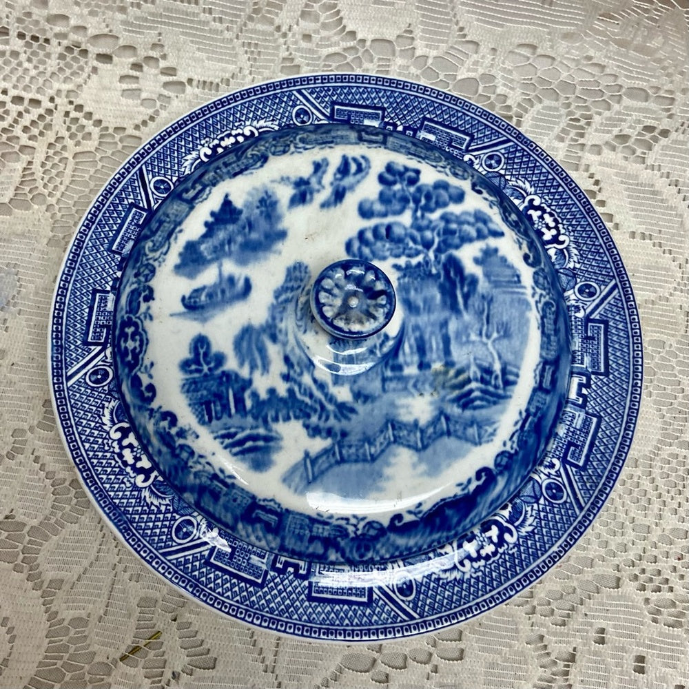 Vintage, Blue Willow Round Covered Butter Dish 6.5in D x 2.5in H