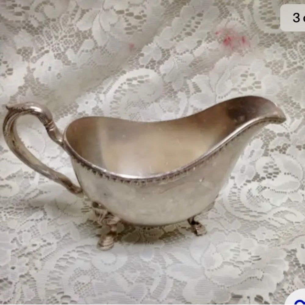 Wilcox International Sliver Plated Gravy Boat- Ashley Pattern 9in x 5in x 4in