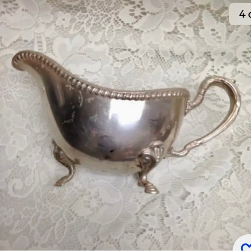 Wilcox International Sliver Plated Gravy Boat- Ashley Pattern 9in x 5in x 4in