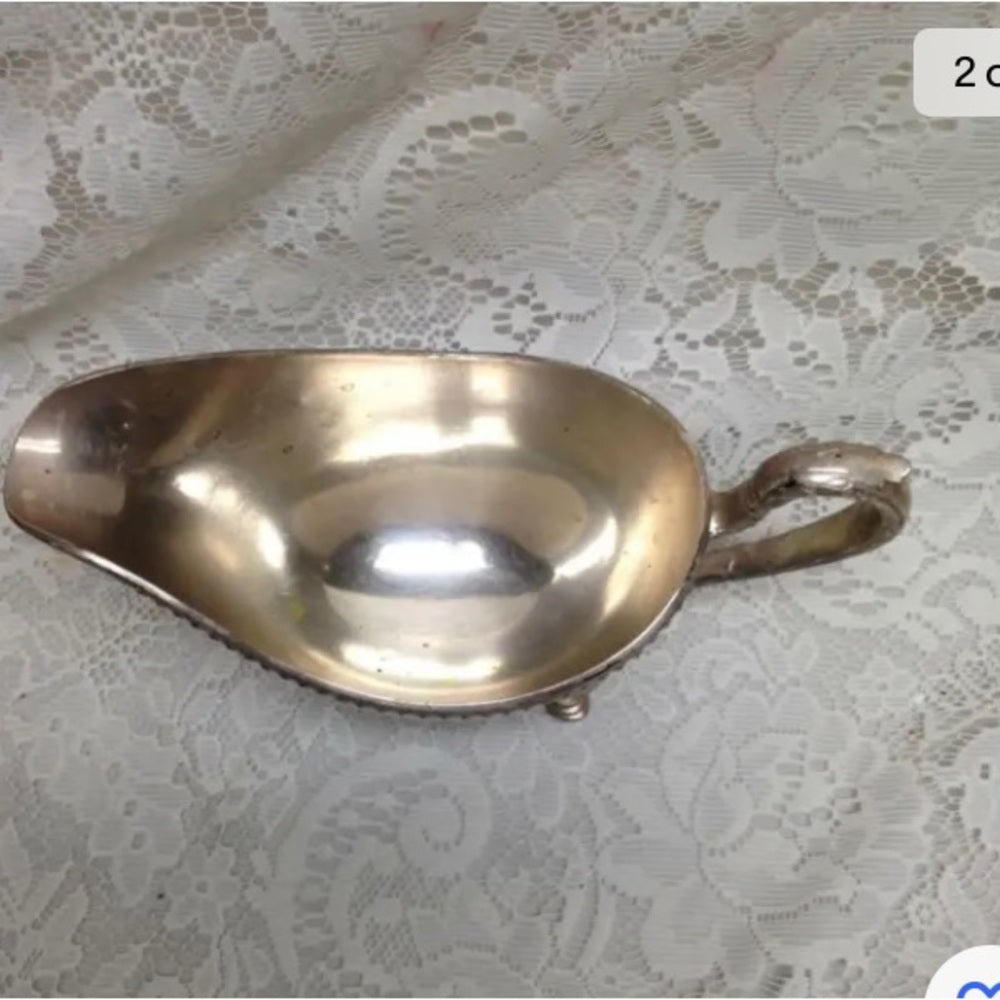 Wilcox International Sliver Plated Gravy Boat- Ashley Pattern 9in x 5in x 4in