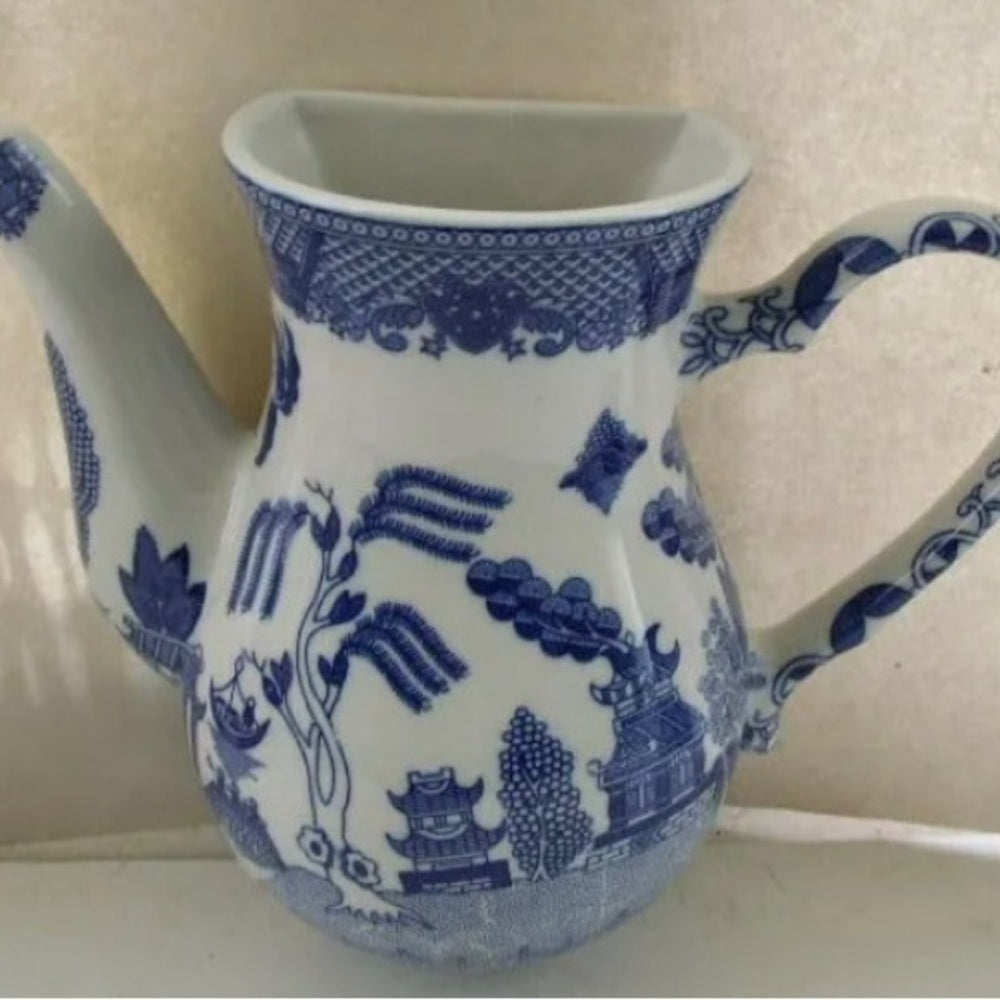 Vintage, Blue Willow Teapot Wall Pocket