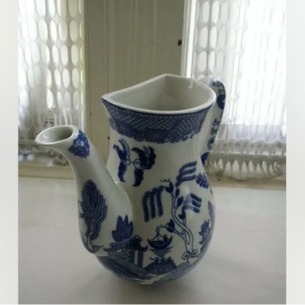 Vintage, Blue Willow Teapot Wall Pocket