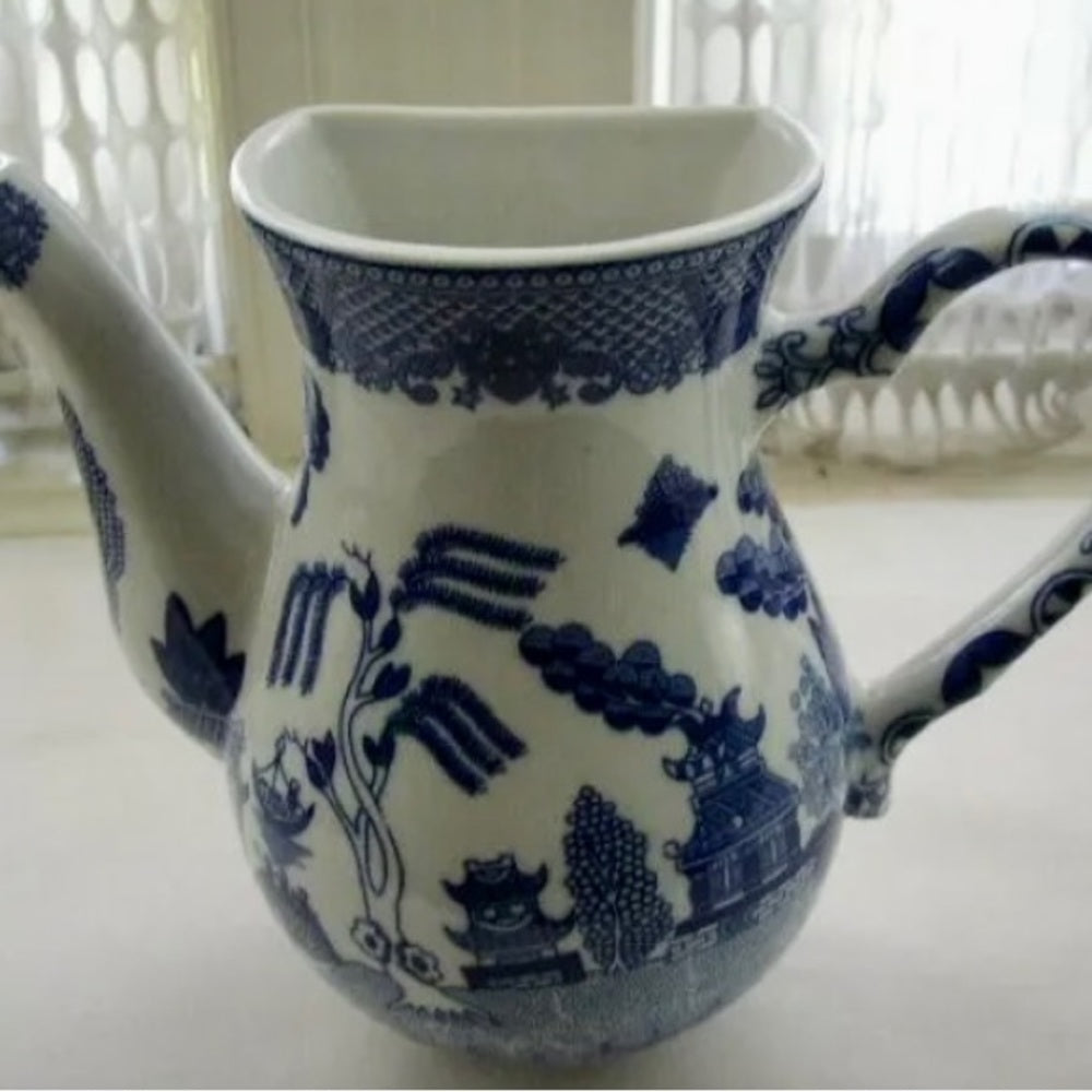 Vintage, Blue Willow Teapot Wall Pocket