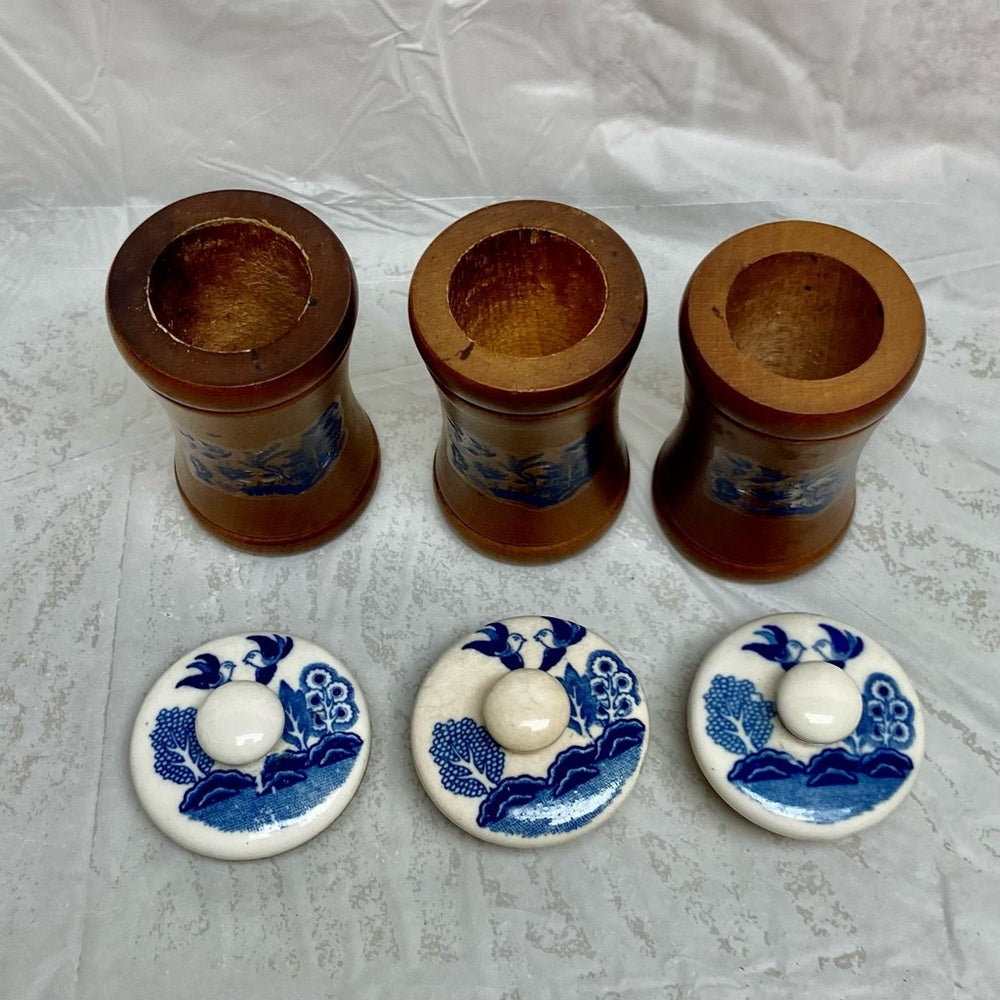 Vintage, Rare, Japan, 9-pc Blue Willow Shaker Set with Wooden Rack