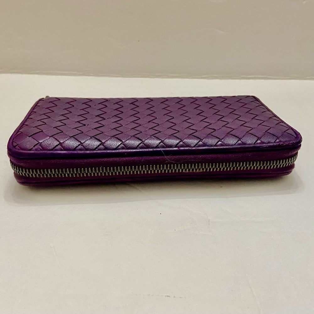 Authentic Bottega Veneta Purple Leather Zippy Long