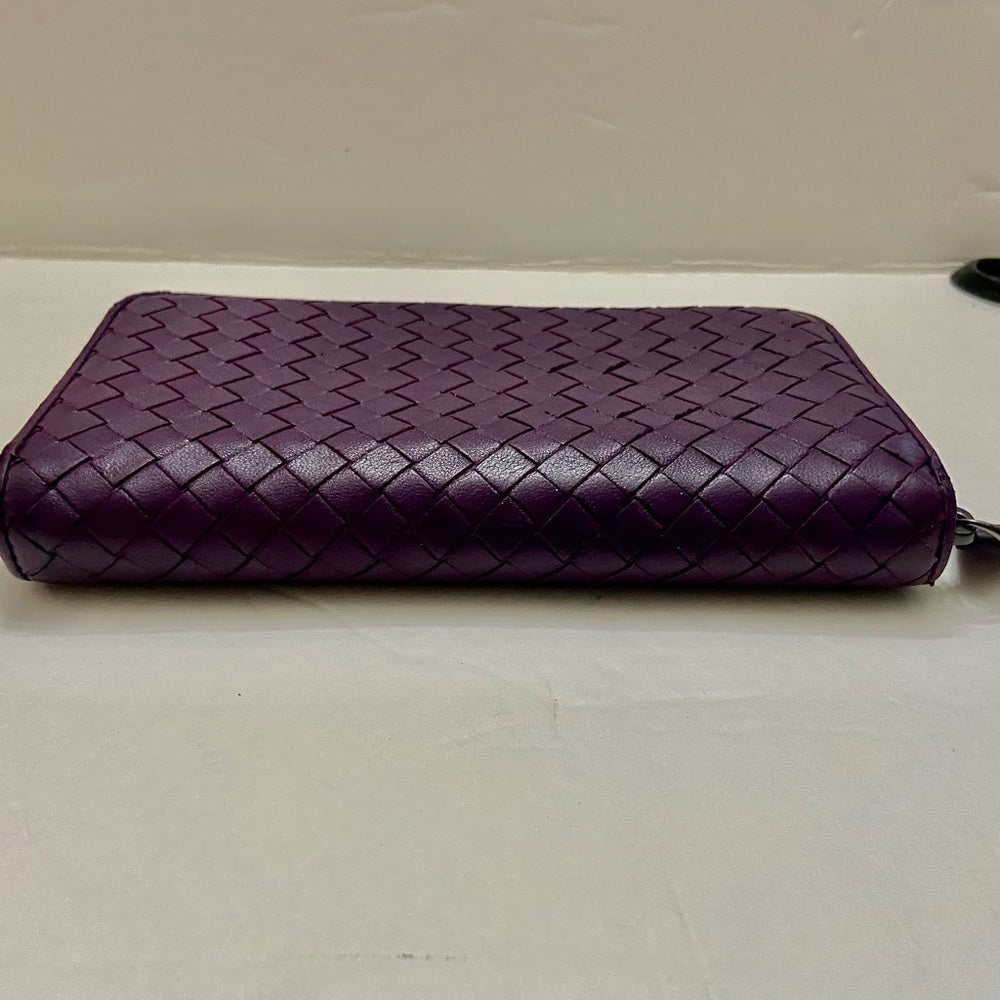 Authentic Bottega Veneta Purple Leather Zippy Long