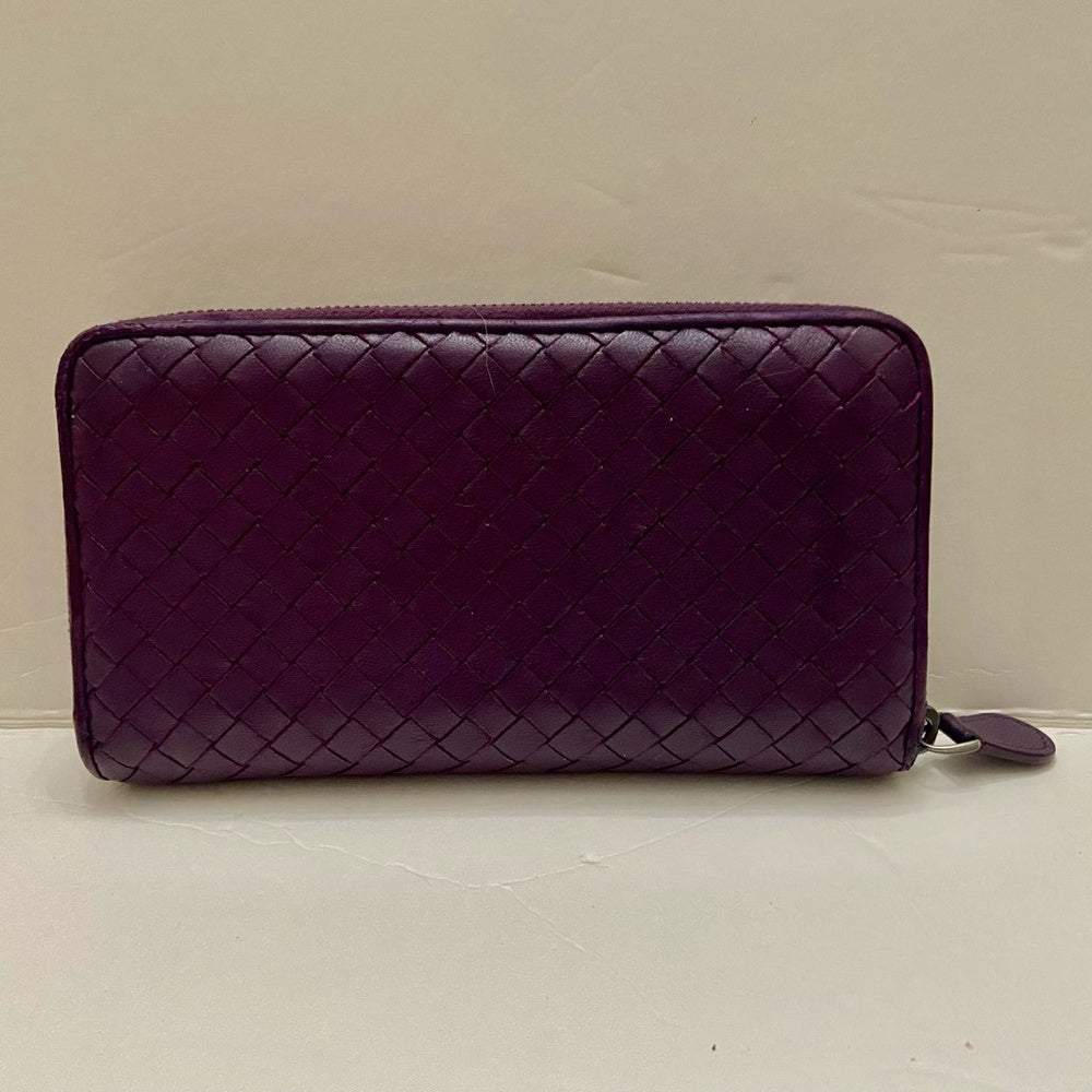 Authentic Bottega Veneta Purple Leather Zippy Long