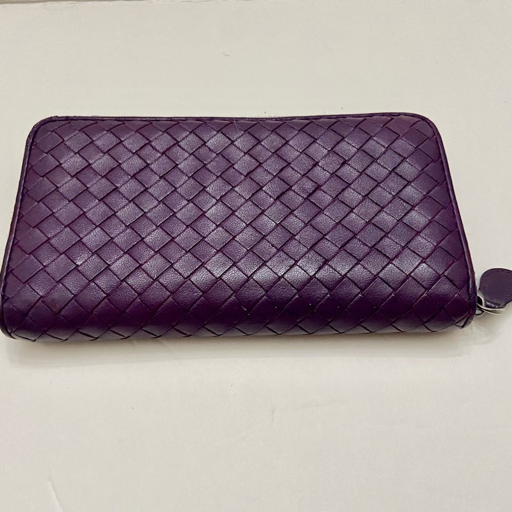 Authentic Bottega Veneta Purple Leather Zippy Long