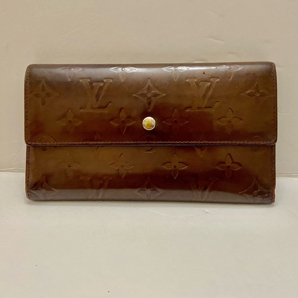 Authentic, Louis Vuitton Brown Vernis Mono long Wallet