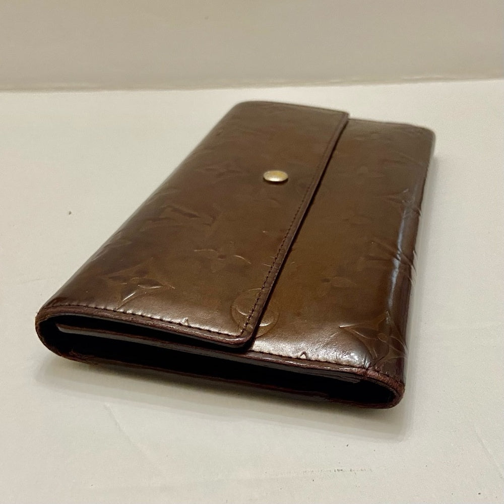 Authentic, Louis Vuitton Brown Vernis Mono long Wallet