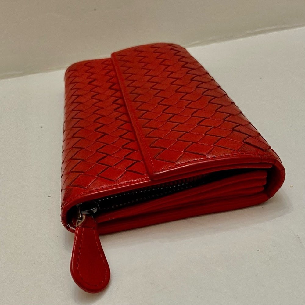 Authentic Bottega Veneta Red Leather Bi-fold Long Wallet