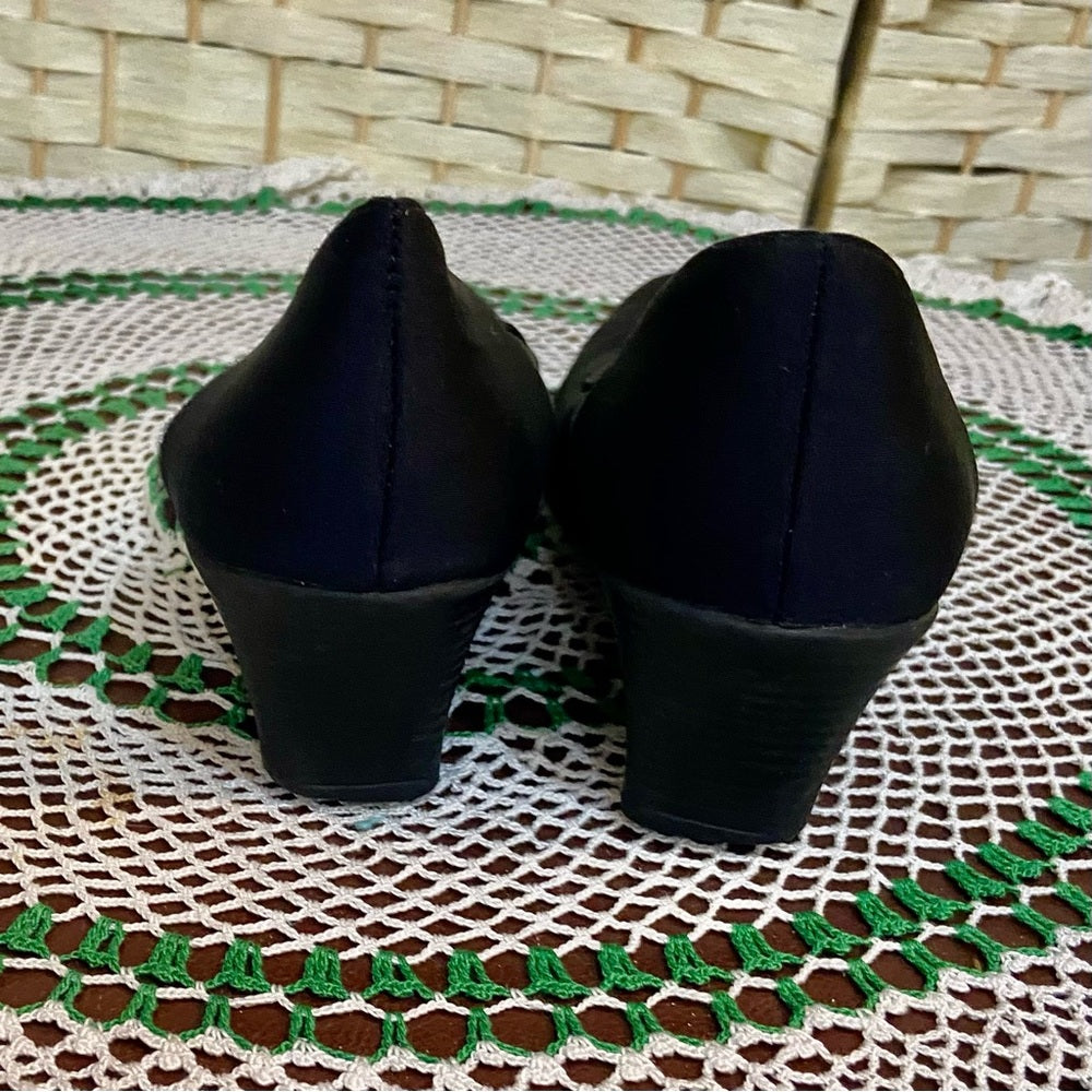 Life Stride Black Repellent Fabric Shoes with Heels- Size 8
