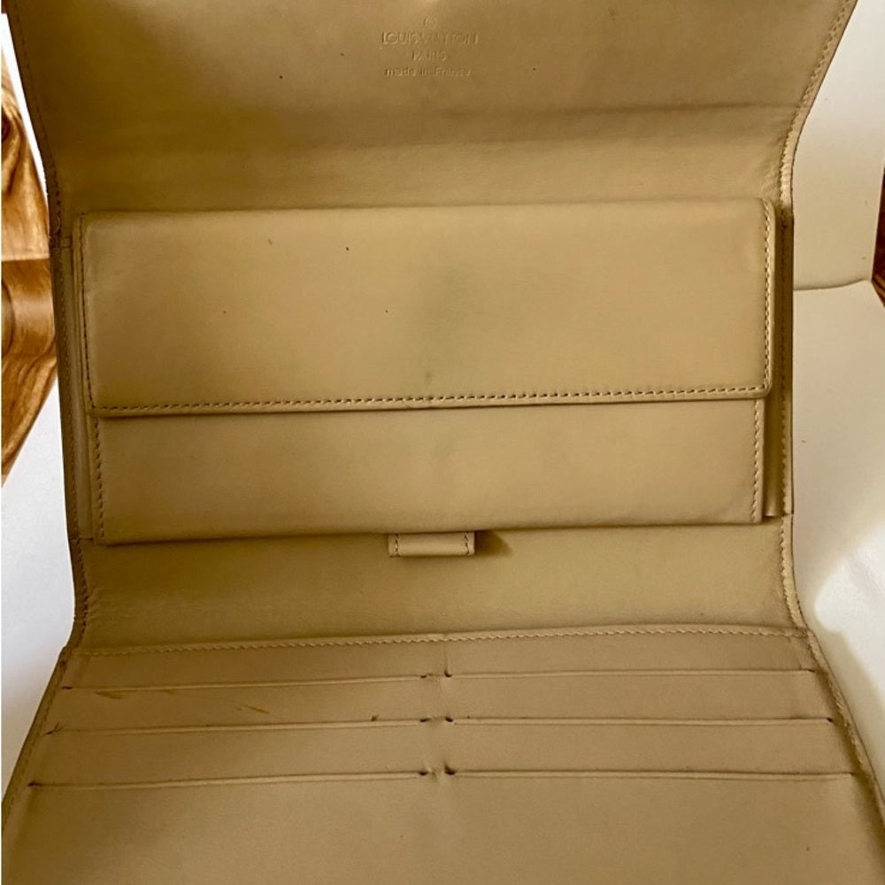 Louis Vuitton Golden Beige Vernis Mono Long Wallet