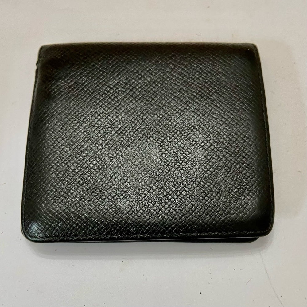 Louis Vuitton Black Taiga Leather Mens Wallet 4in x 4in