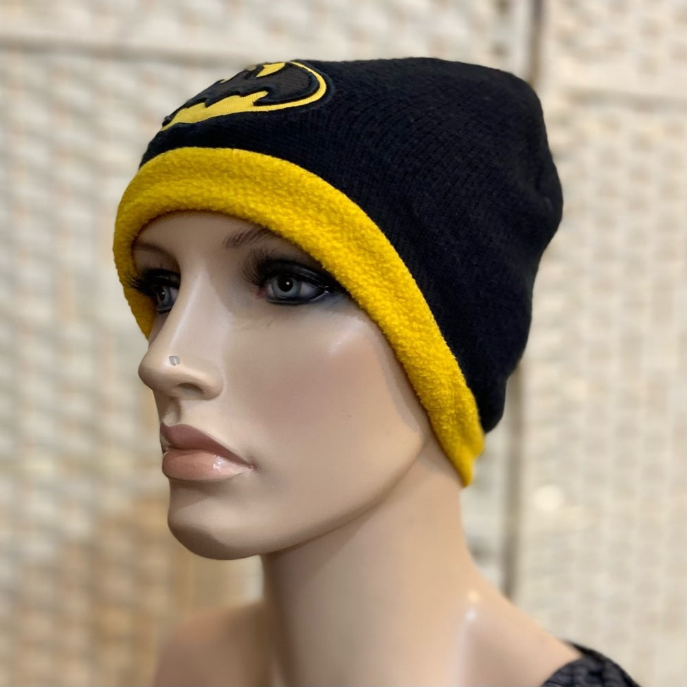 Stunning Warner Bros Batman Black Yellow Beanie Hat