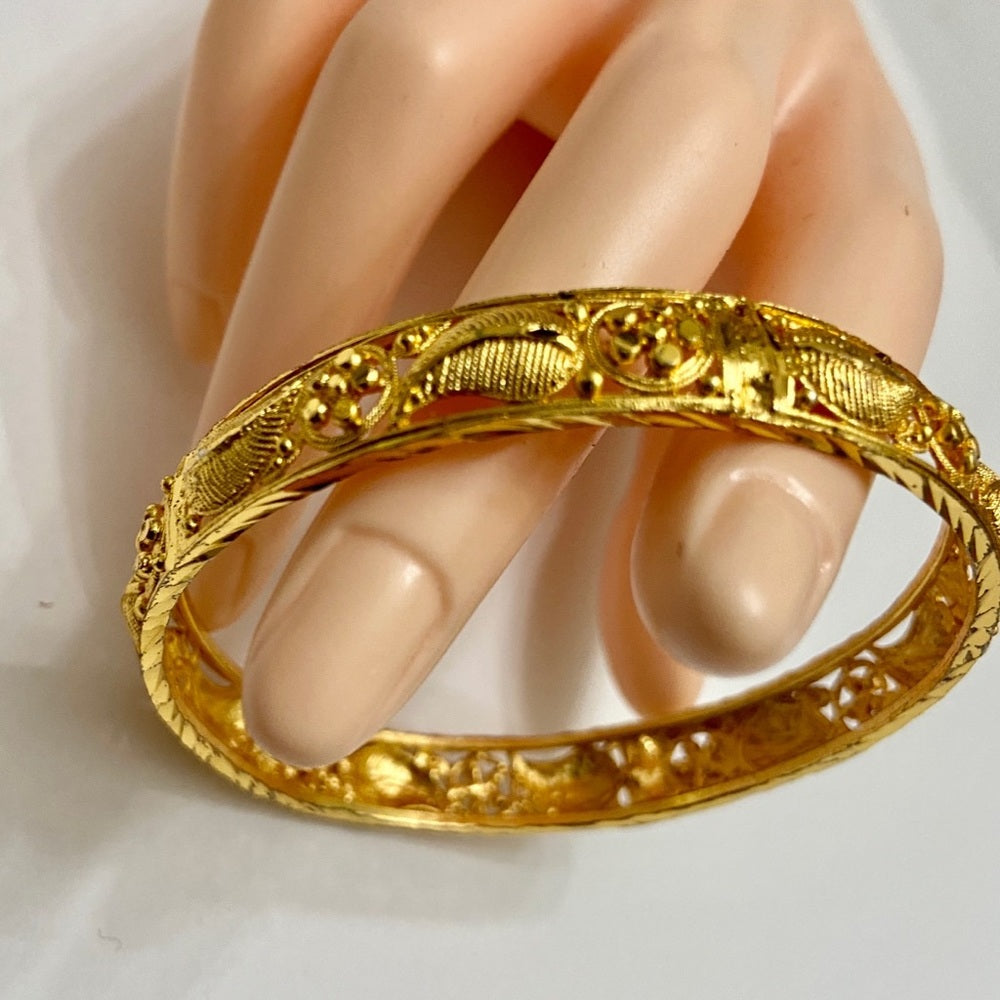 Elegant Gold 1/3in W Etched- Pierced 8in C Bangle Bracelet