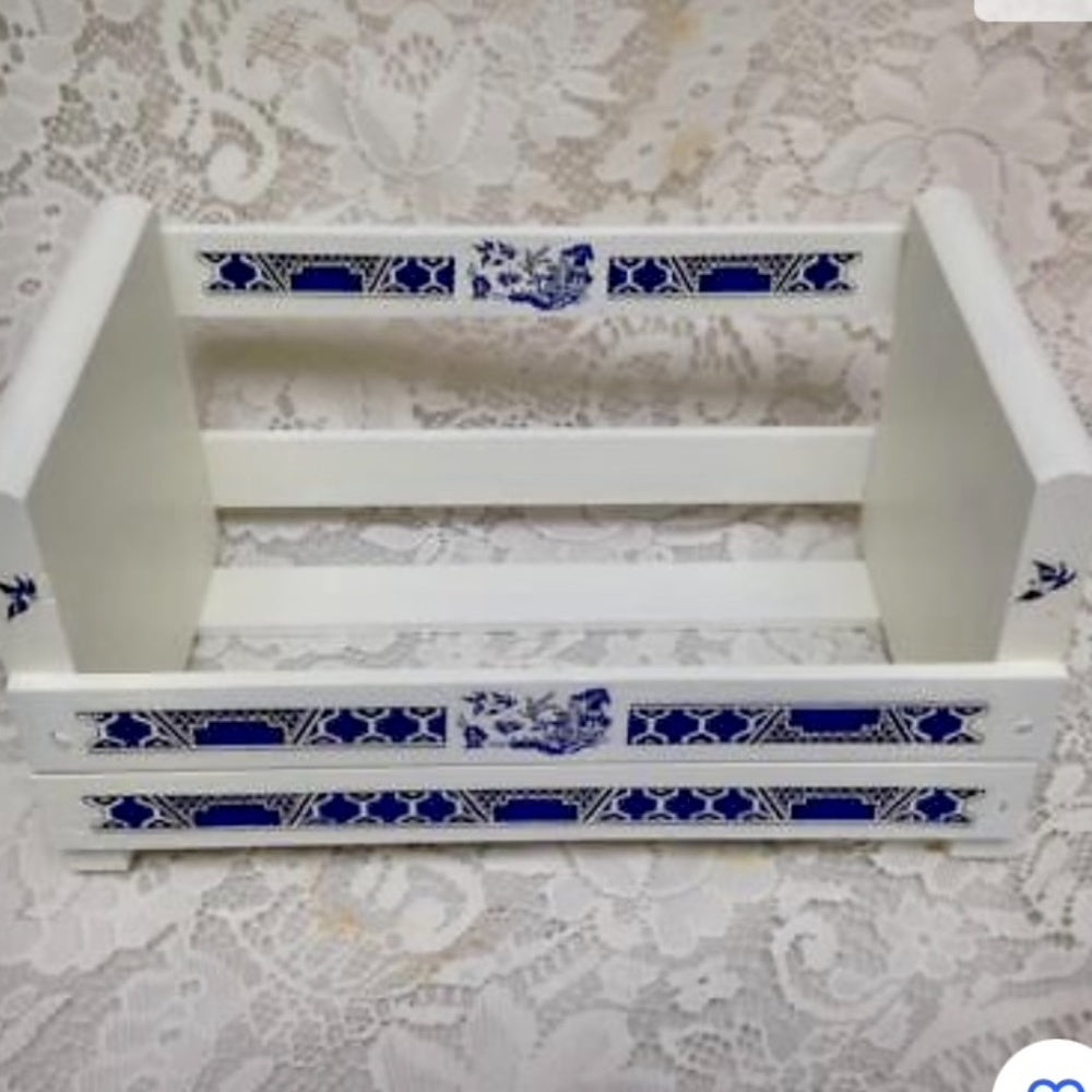 Vintage Rare 6-pc Blue Willow Round Shaker Set 4in x 3in each with Wooden Rack