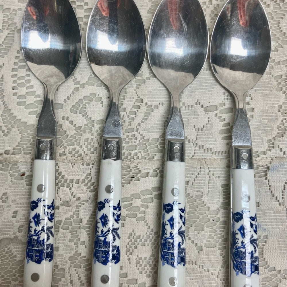 Vintage, Carnival, Thailand, Good Quality 20-pc Blue Willow Flatware, Svc for 4