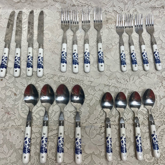 Vintage, Carnival, Thailand, Good Quality 20-pc Blue Willow Flatware, Svc for 4