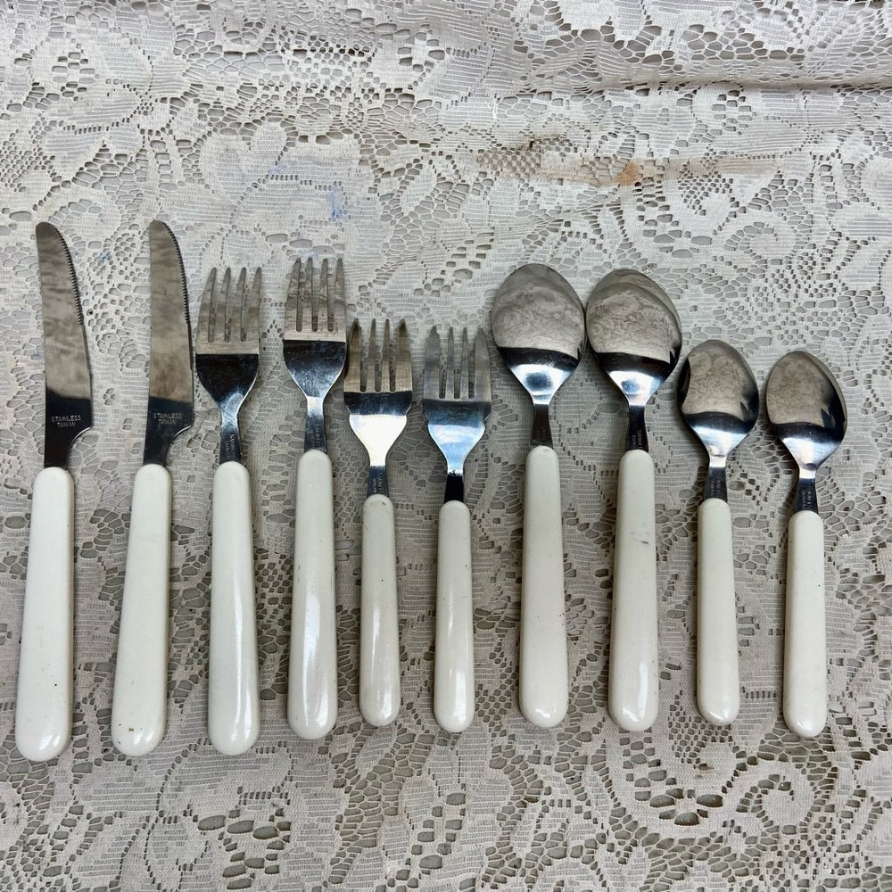 Vintage, Taiwan, Good Quality 10-pc Blue Willow Flatware, Service for 2