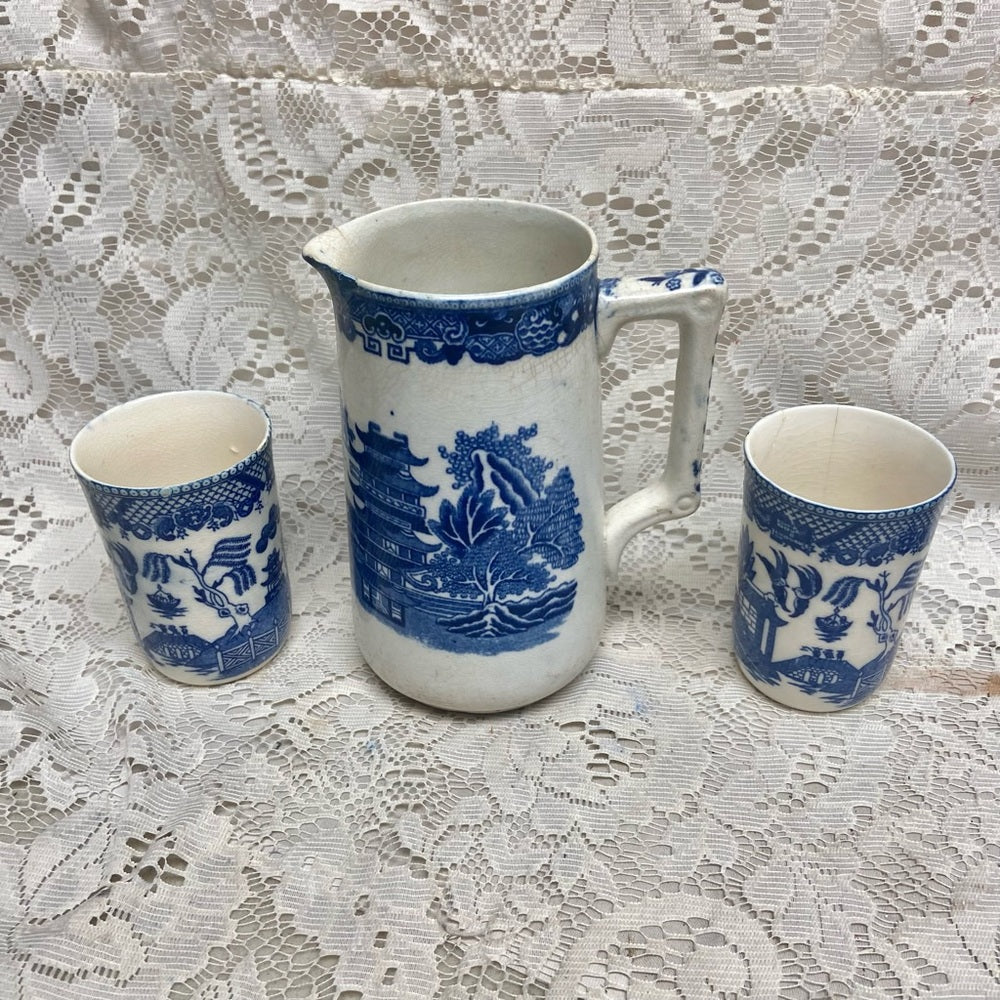 Vintage, Celebrate England,Blue Willow Pitcher, 6.5in x 5in with 2 Tumblers