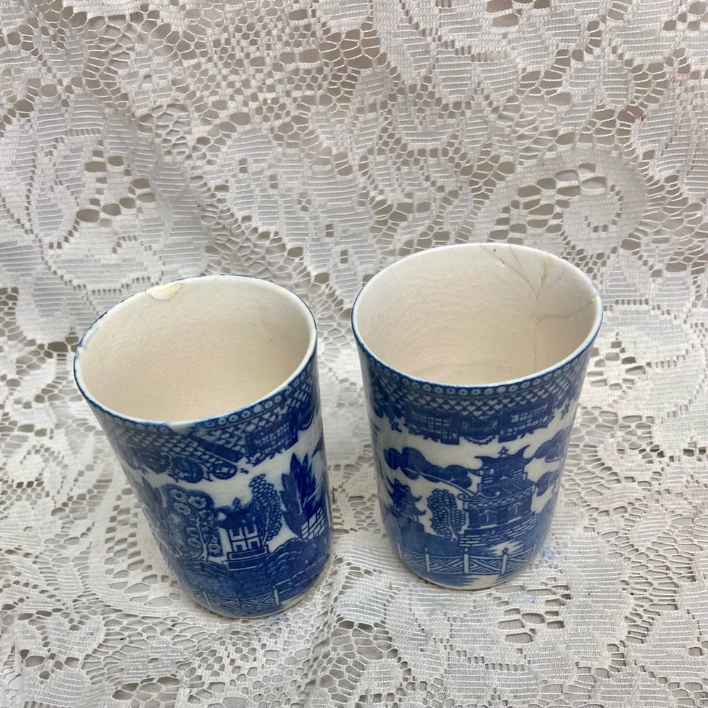 Vintage, Celebrate England,Blue Willow Pitcher, 6.5in x 5in with 2 Tumblers