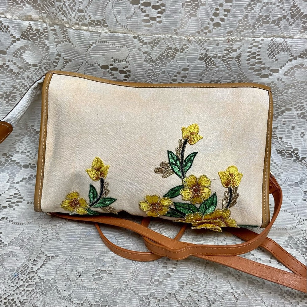 Vintage, Fendi, Rare, Beige Canvas Pouch-Crossbody
