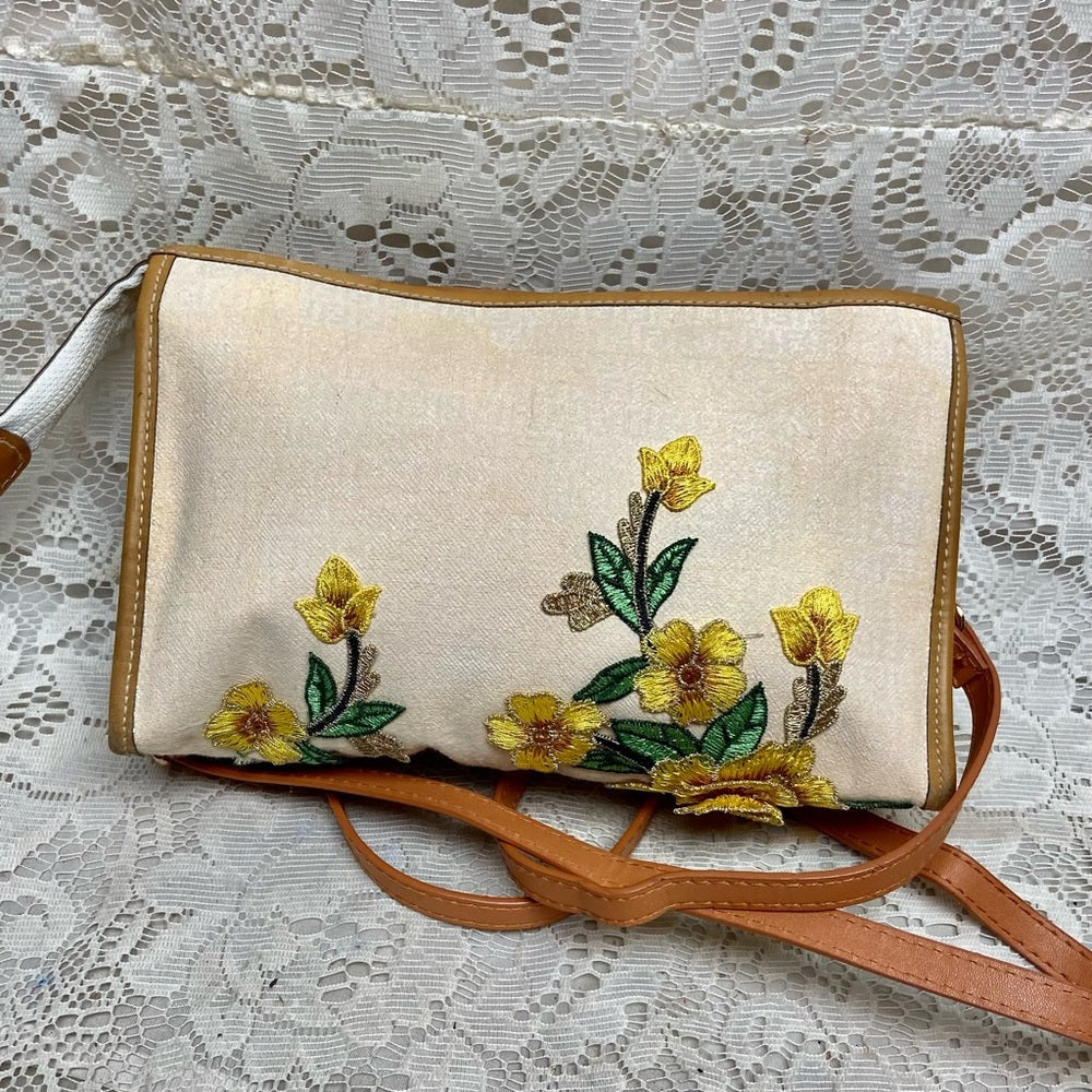 Vintage, Fendi, Rare, Beige Canvas Pouch-Crossbody