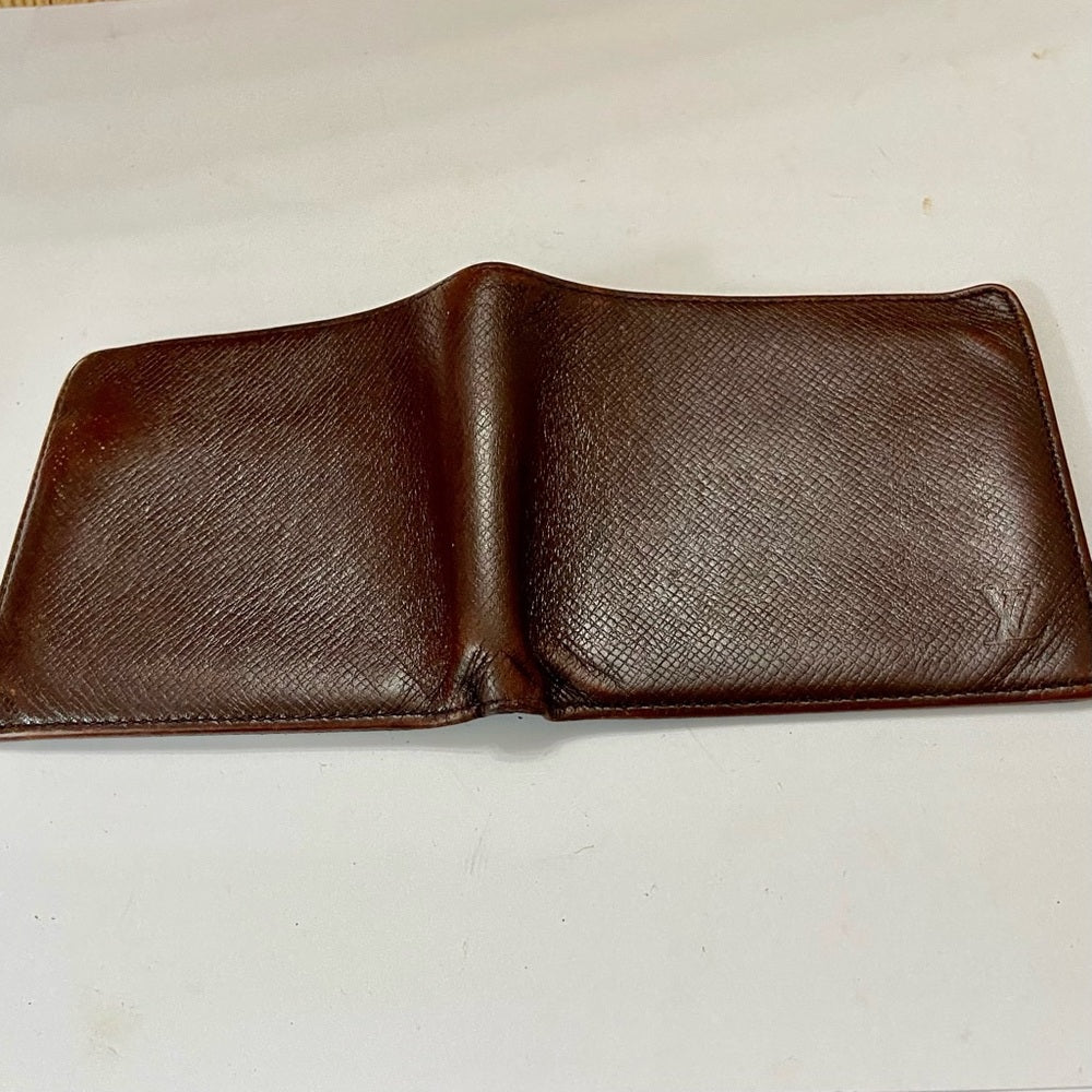 Louis Vuitton Brown Taiga Leather Mens Wallet 4.5in x 4in