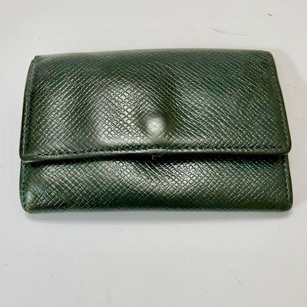 Louis Vuitton Green Taiga Leather 6-Hooks Key Case