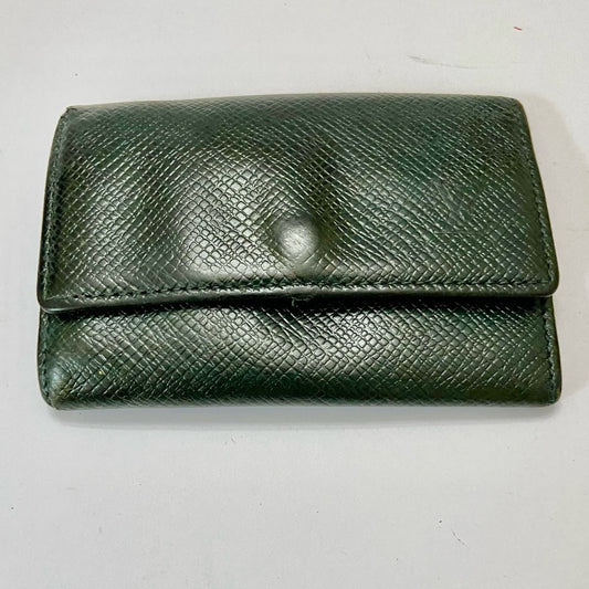 Louis Vuitton Green Taiga Leather 6-Hooks Key Case