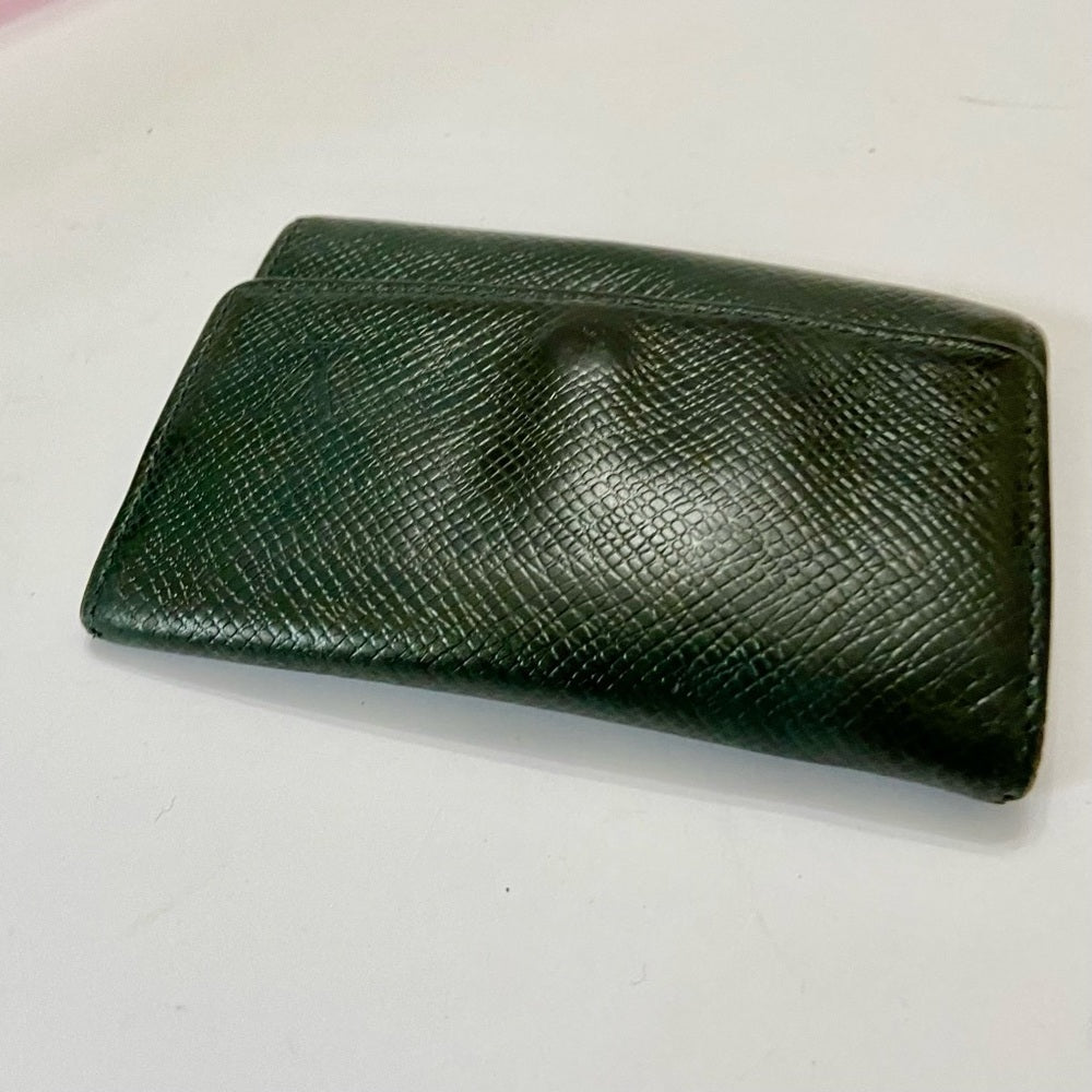 Louis Vuitton Green Taiga Leather 6-Hooks Key Case