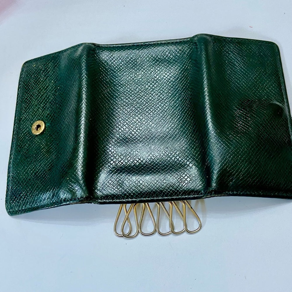 Louis Vuitton Green Taiga Leather 6-Hooks Key Case