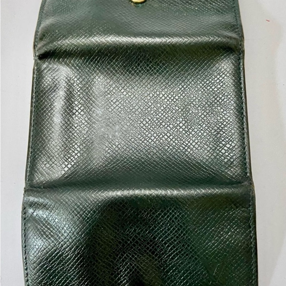 Louis Vuitton Green Taiga Leather 6-Hooks Key Case