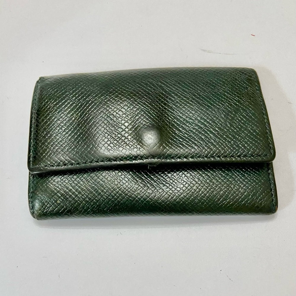 Louis Vuitton Green Taiga Leather 6-Hooks Key Case