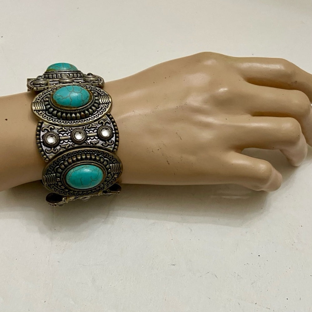 Vintage, Silver Tone and 5 pc Faux Turquoise Elastic Bracelet 8in L x 1.5in W