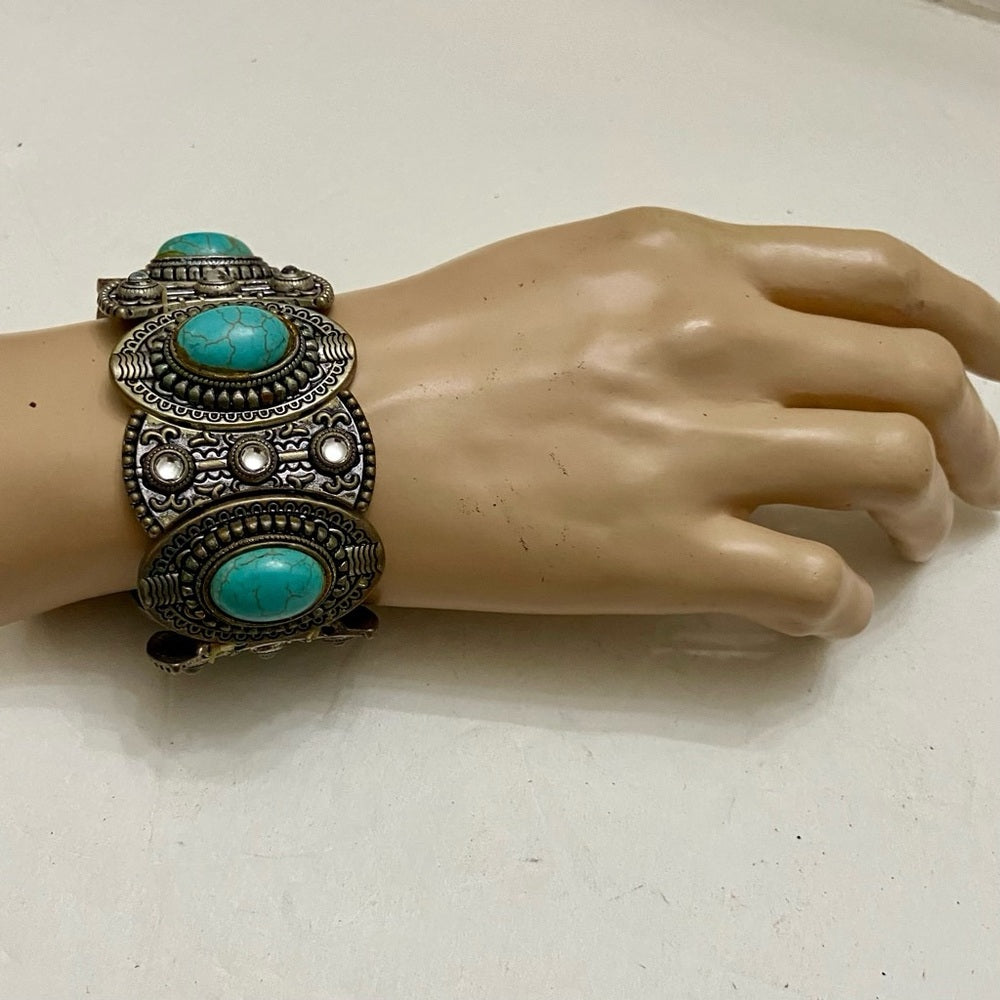 Vintage, Silver Tone and 5 pc Faux Turquoise Elastic Bracelet 8in L x 1.5in W
