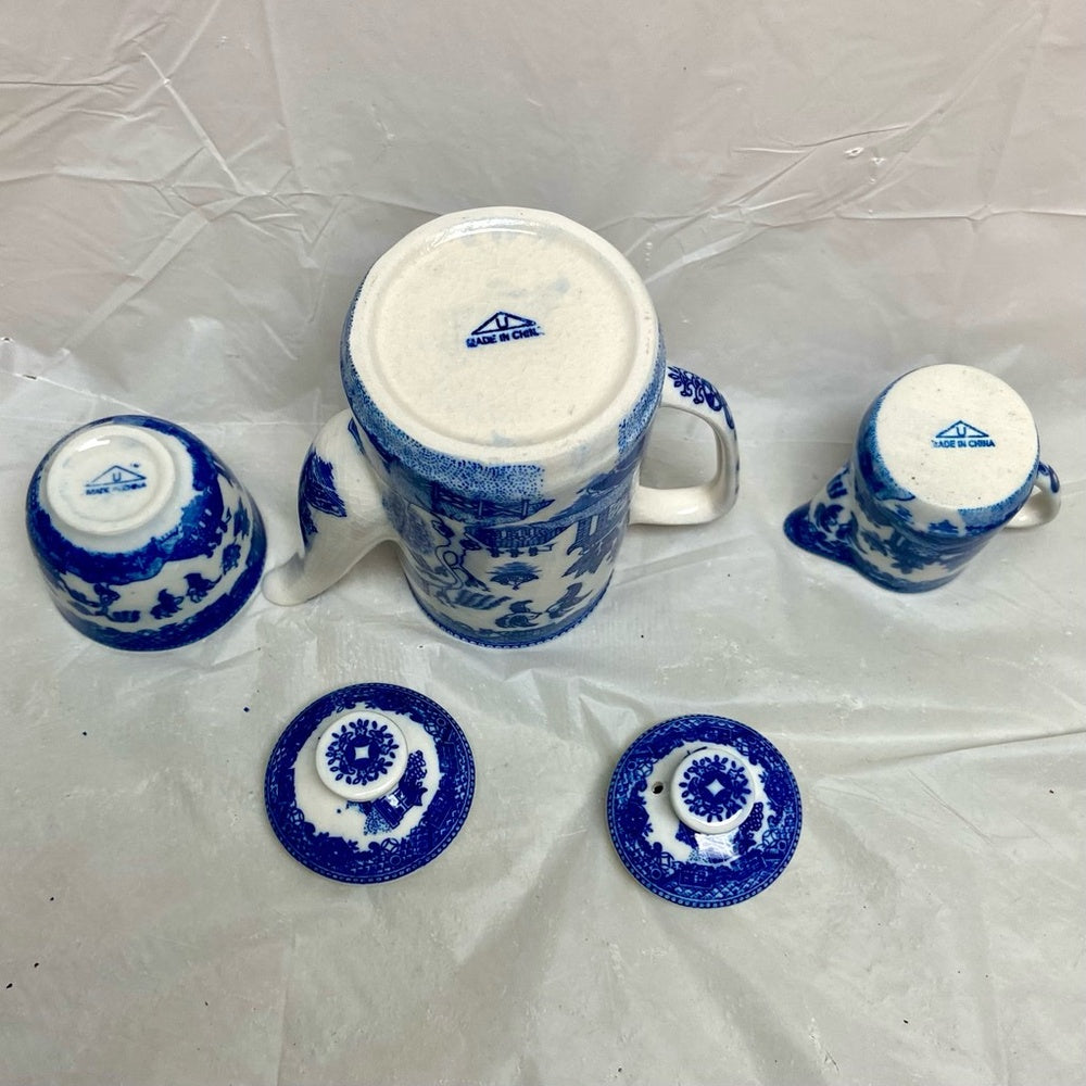 Vintage, Blue Willow, Rare, 13pc Child’s Tea Set with Basket
