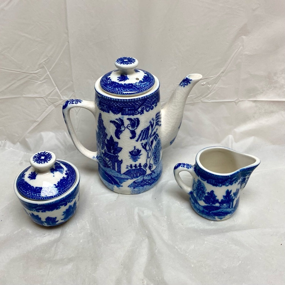 Vintage, Blue Willow, Rare, 13pc Child’s Tea Set with Basket