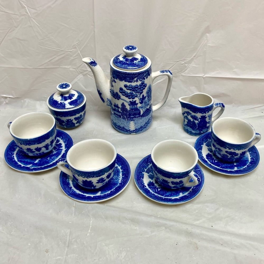 Vintage, Blue Willow, Rare, 13pc Child’s Tea Set with Basket