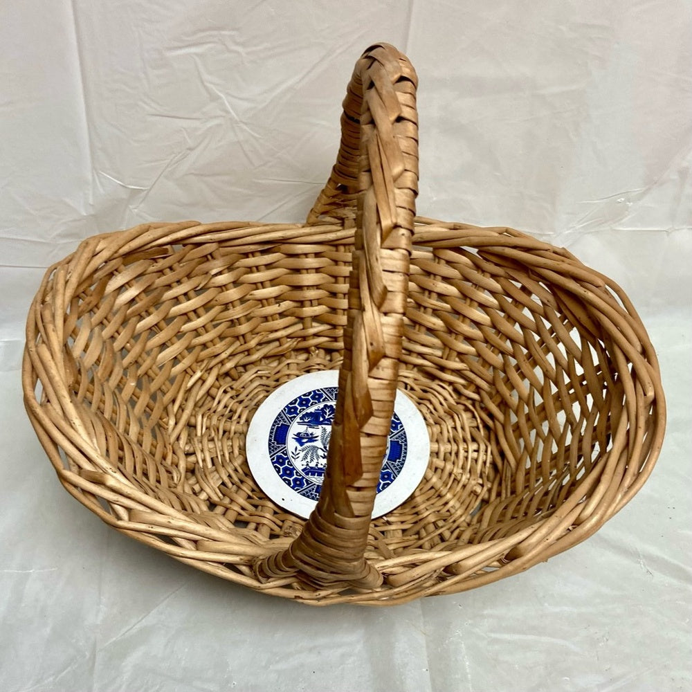 Vintage, Blue Willow, Rare, 13pc Child’s Tea Set with Basket