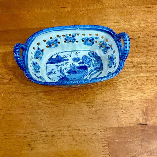 Variant Blue Willow Small Ironstone Twin Handled Trinket or Vanity Basket