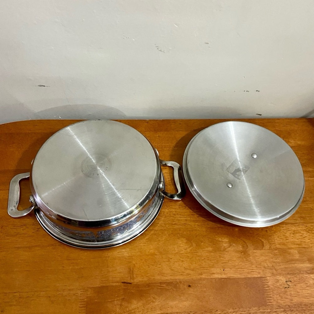 Blue Willow, Stainless Steel Large Dutch Oven w/ Lid 14in L x 10.5in D x 3.5in H